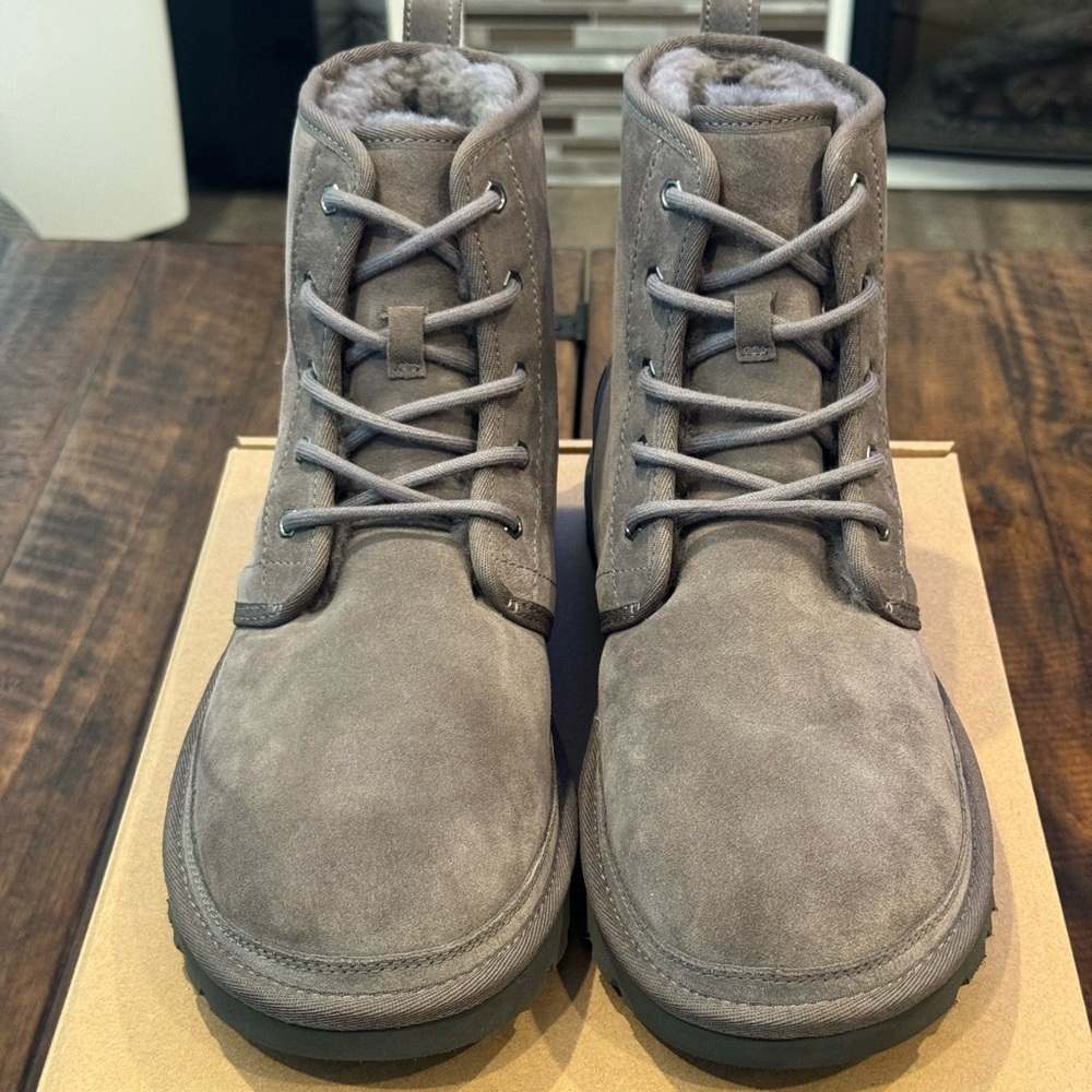 UGG Harkley Boot - Picture 2 of 11